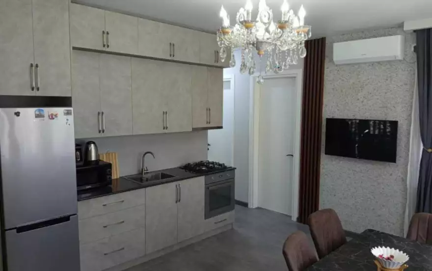 ანგისას ქუჩა 50