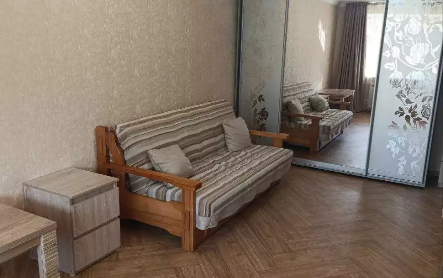 площадь Адмирала Лунина, 11в