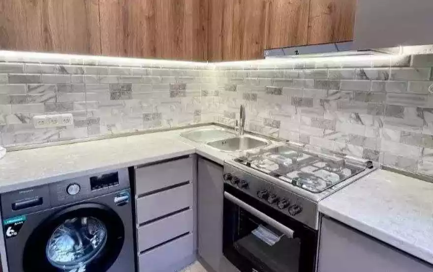 улица Адонца, 6