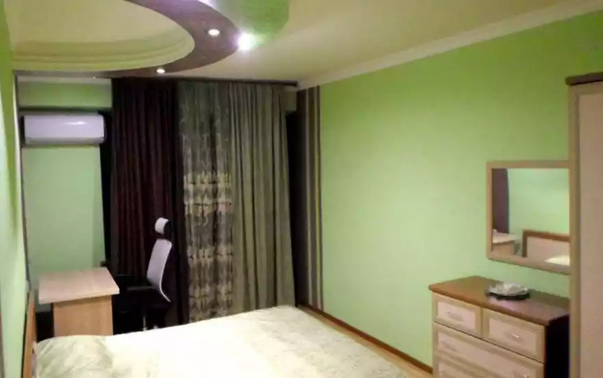 площадь Сахарова, 1