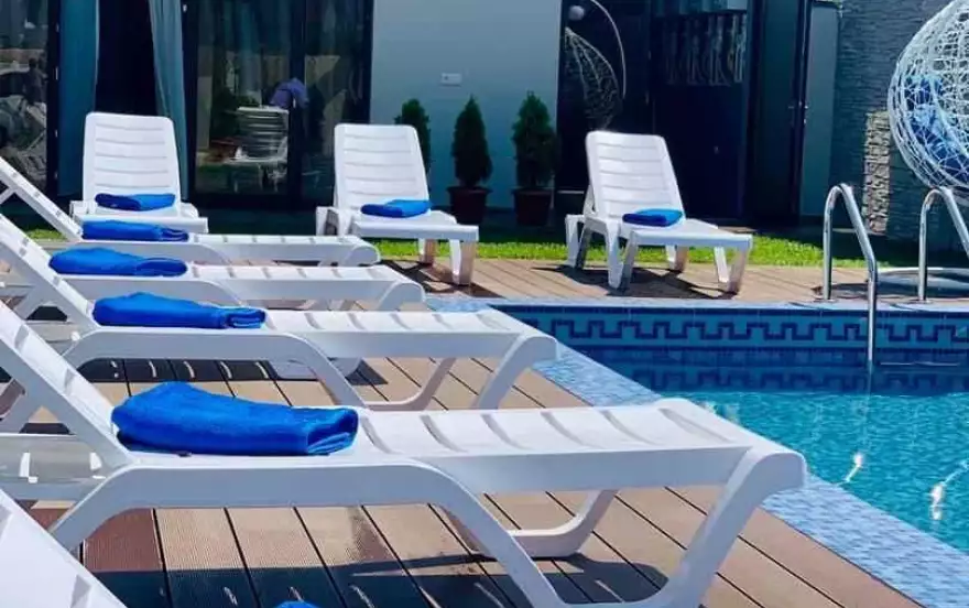 ადლიის 1 ჩიხი, 11