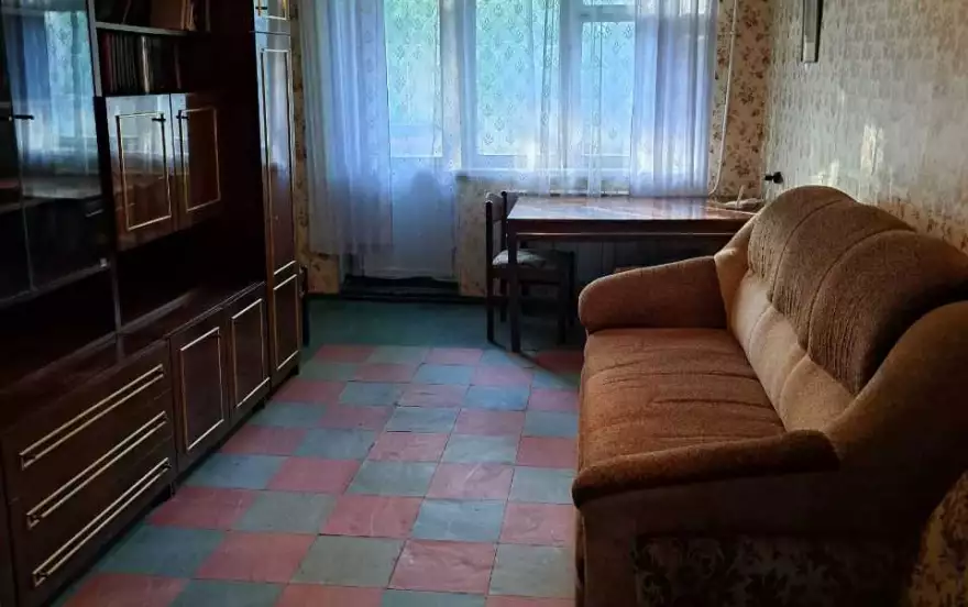 комарова 10