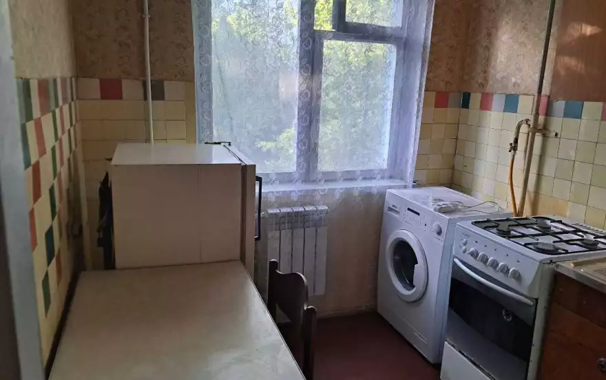 комарова 10