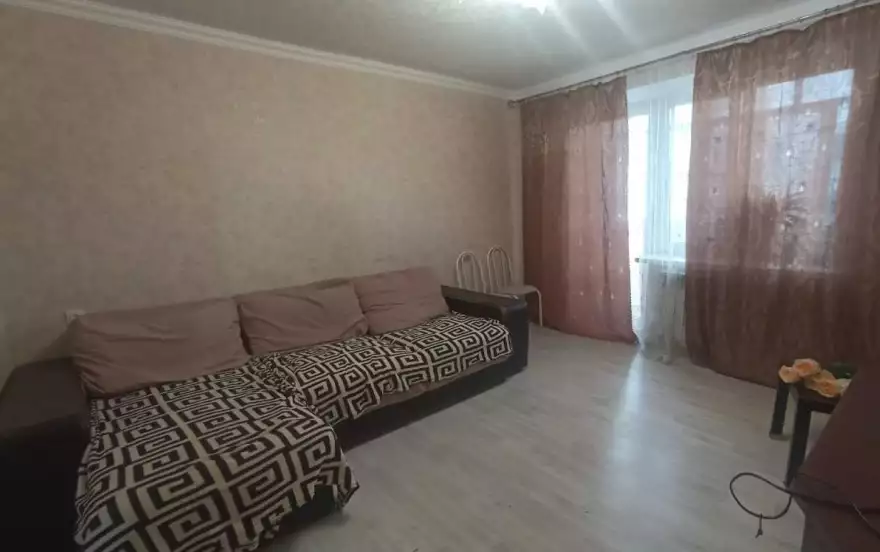 проспект Победы, 100
