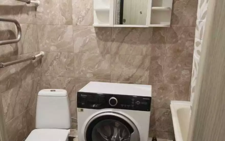бульвар Богдана Хмельницкого, 35