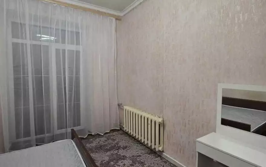 улица Челюскинцев, 1