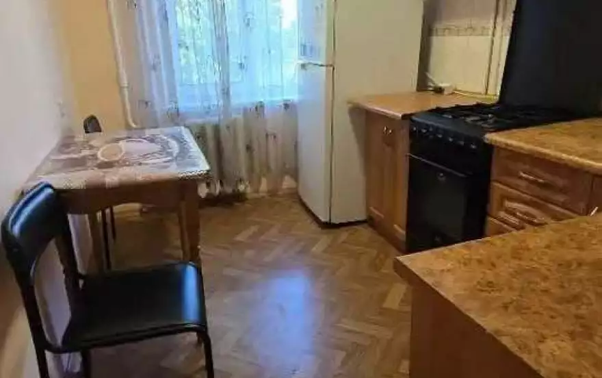 площадь Адмирала Лунина, 11а
