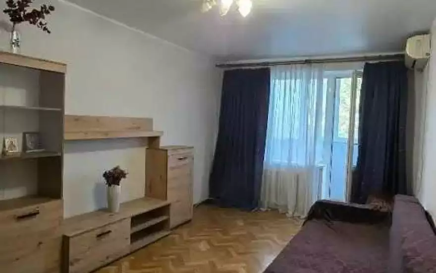площадь Адмирала Лунина, 11а