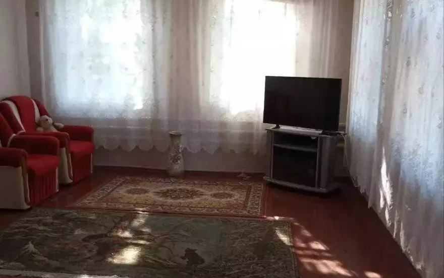 поселок Роскошное, улица Почтовая, 87