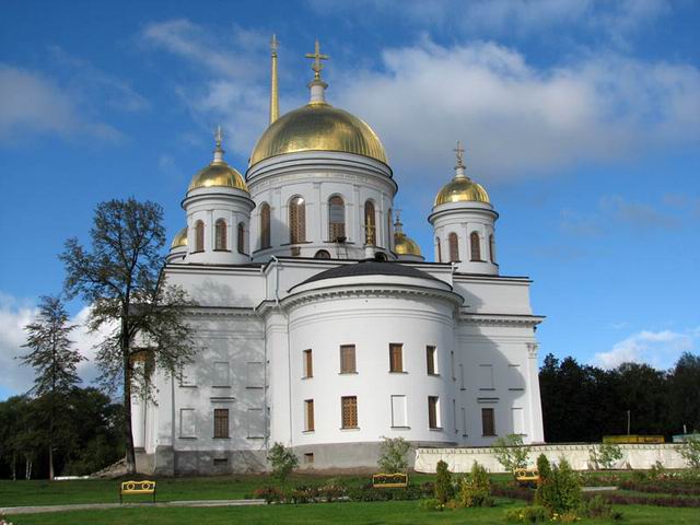 Александро-Невский собор Ново-Тихвинского монастыря в Екатеринбурге