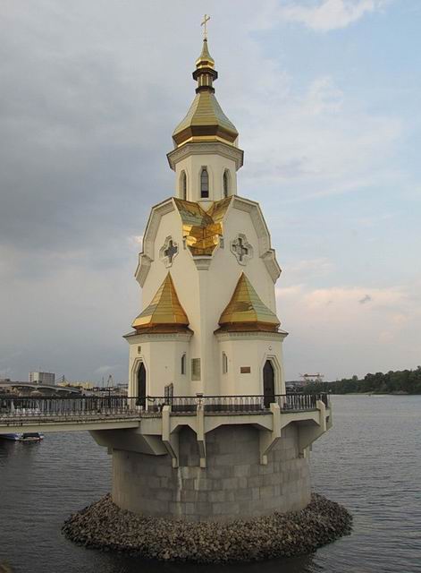 Храм святителя Николая Мерликийского в Киеве