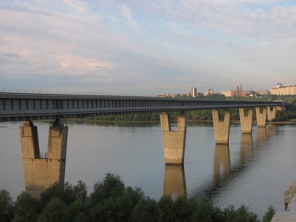 Метромост через реку Обь. Новосибирск.