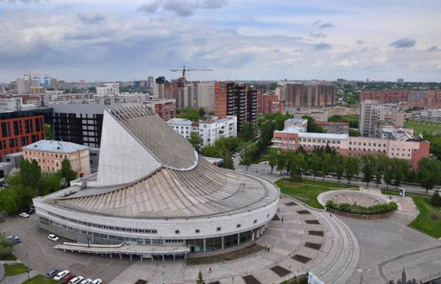 Новосибирский академический театр для молодежи под названием Глобус