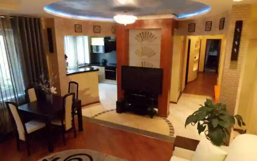 улица Большевистская, 2