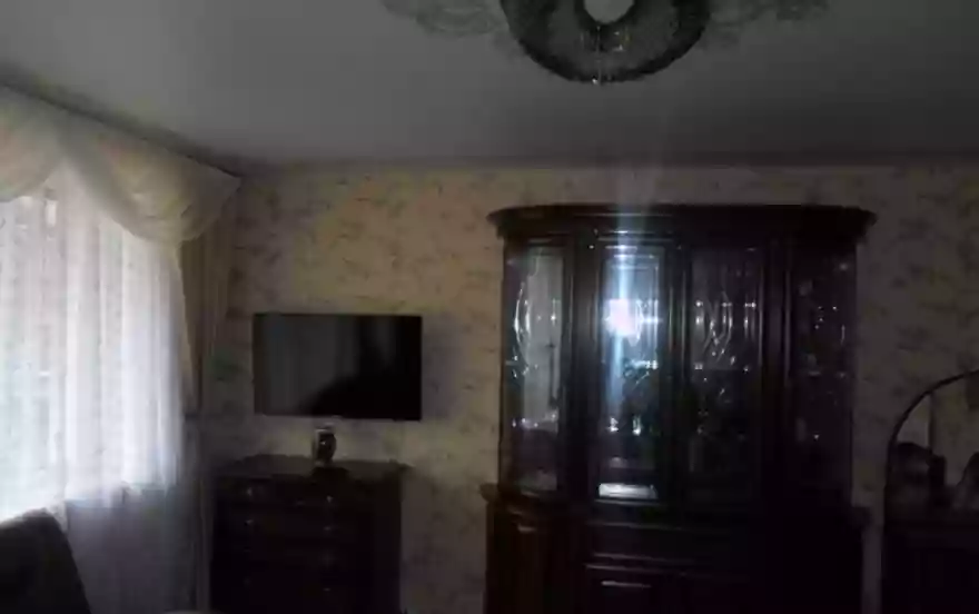 аллея Придорожная, 1