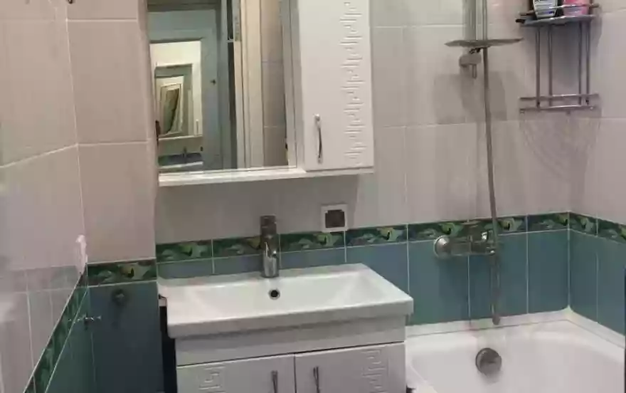 Первомайская улица, 64