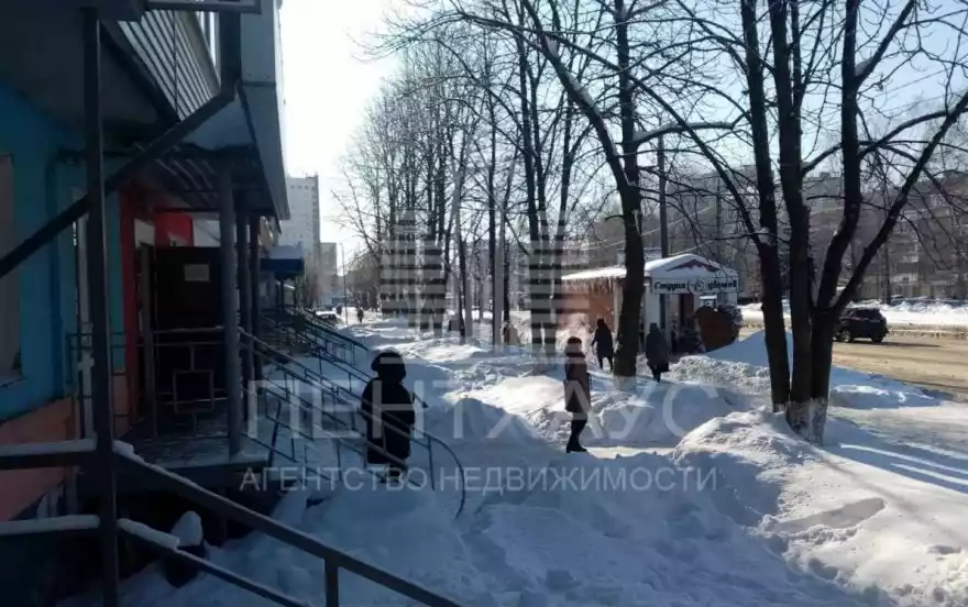 Строителей проспект, 19