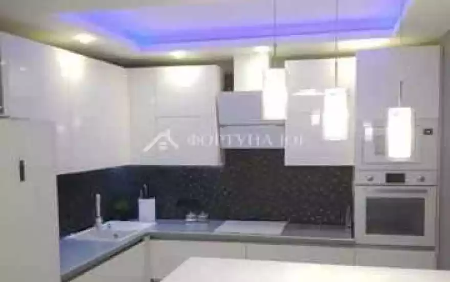 Астраханская улица, 76