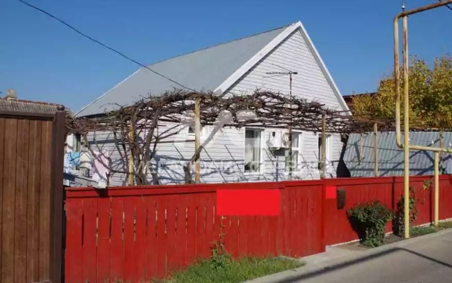 Новонабережная улица