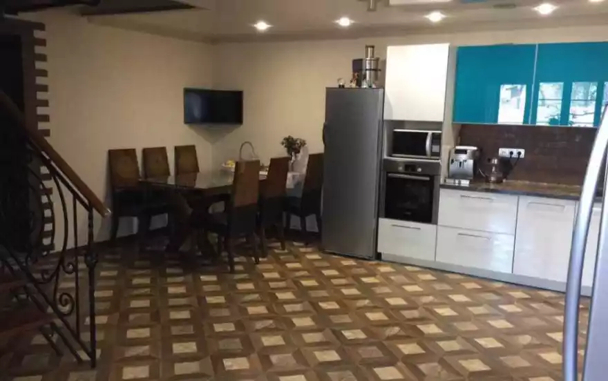 Озёрная улица, -