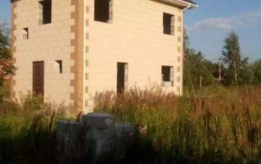 Сосновая улица, -