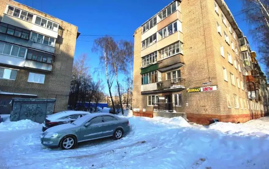 Латышская улица, 13