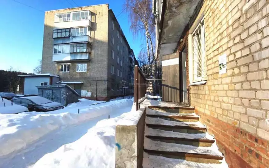 Латышская улица, 13
