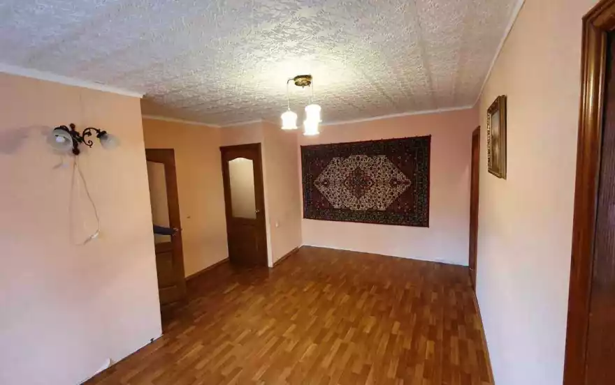 Шелковичная улица, 168