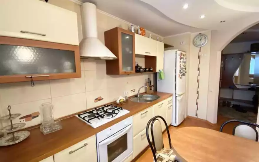 Белоглинская улица, 158/164