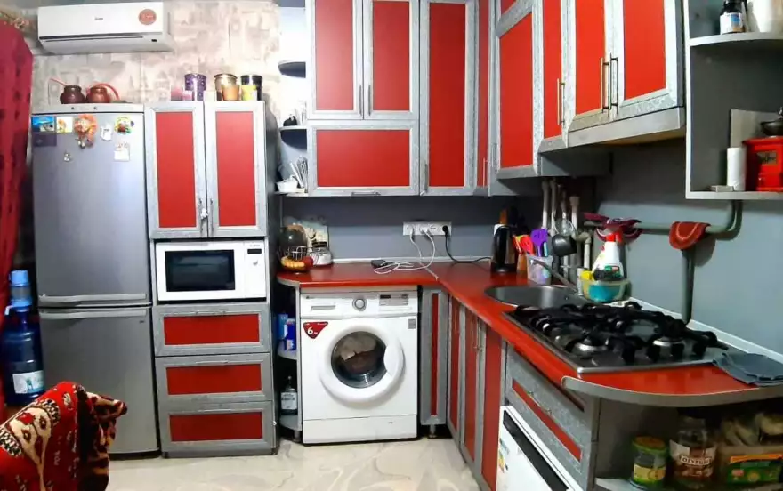 Адмиральский б-р, 38