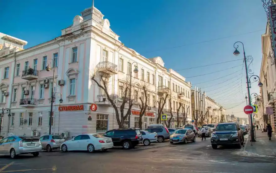 Светланская улица, 1