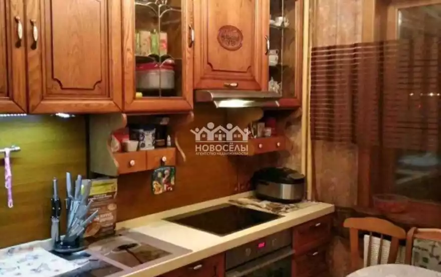 Прибрежная улица, 4