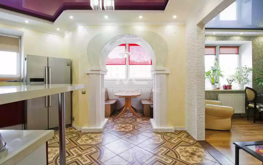 Горького улица, 168