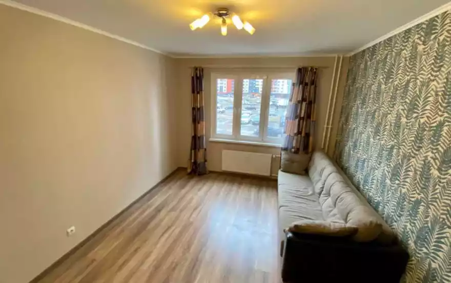 Маршала Казакова улица, 82к1