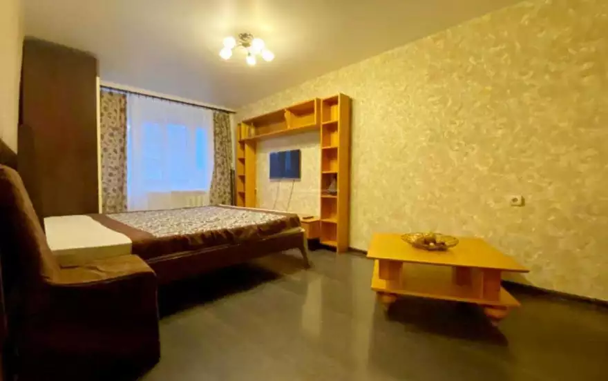 Латышская улица, 7