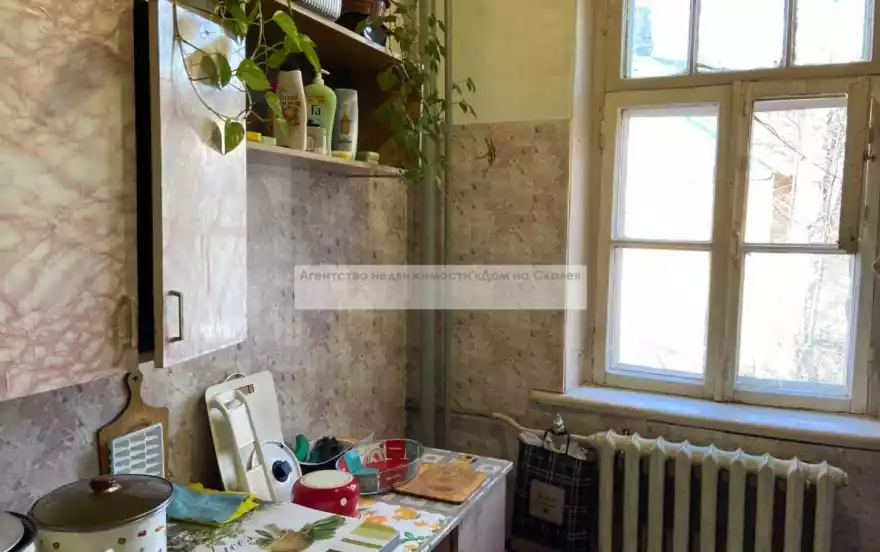 Школьная улица, 2