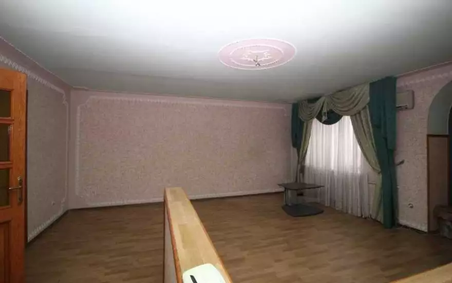 Одесская улица, 3