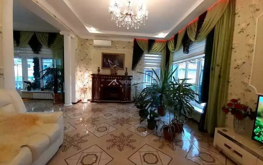 ул Горького