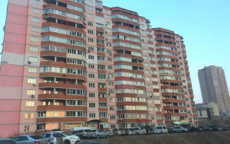 Адмирала Горшкова улица, 30