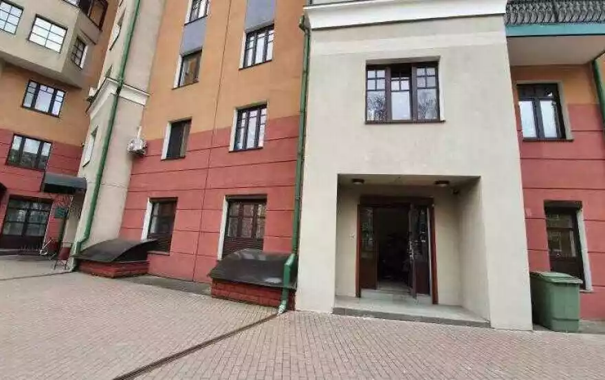 Ельнинская улица, 15