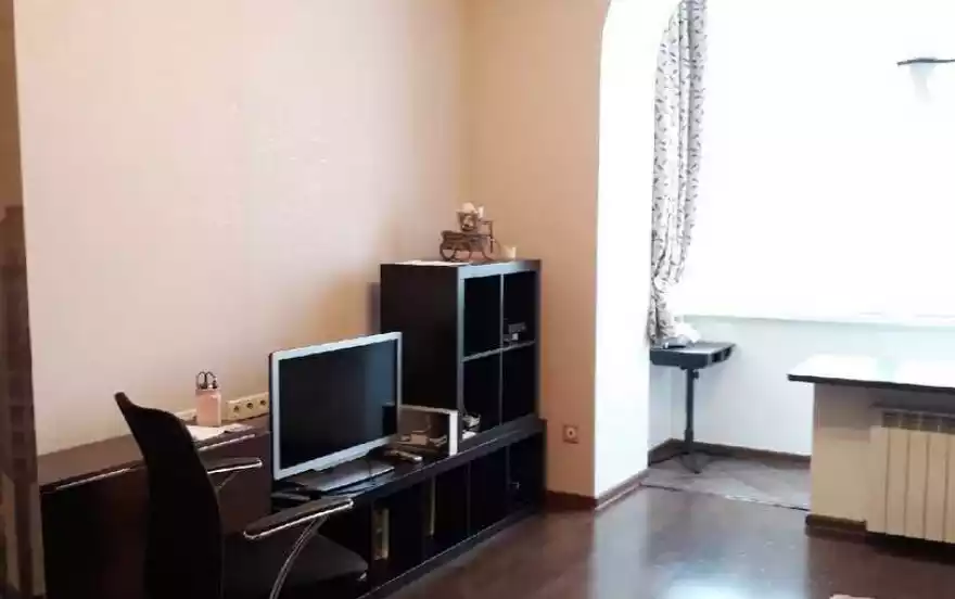 Комсомольская улица, 19/27