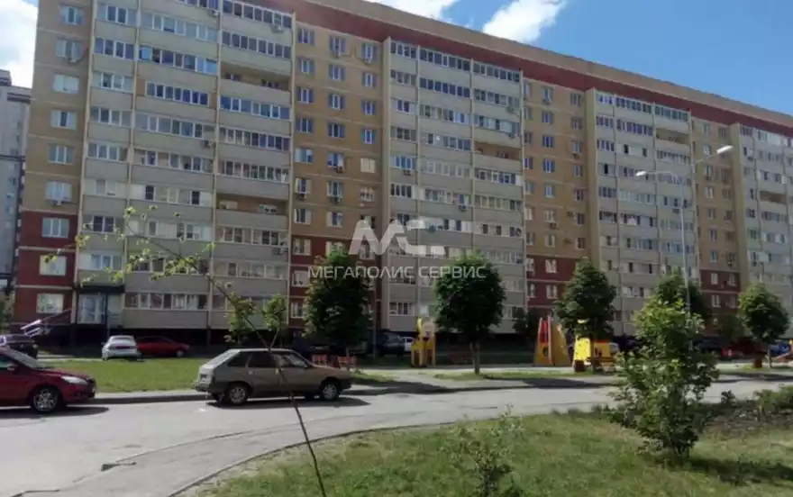 Ладожская улица, 142