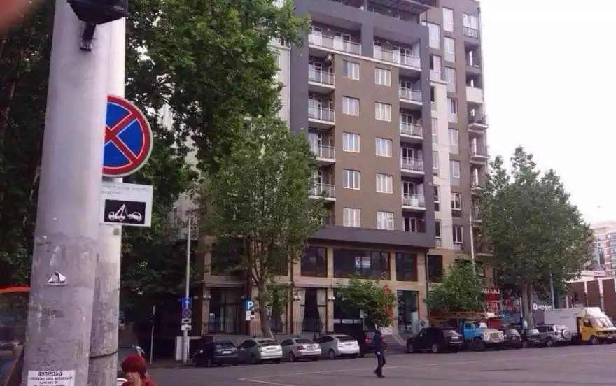 проспект Александра Казбеги, 70