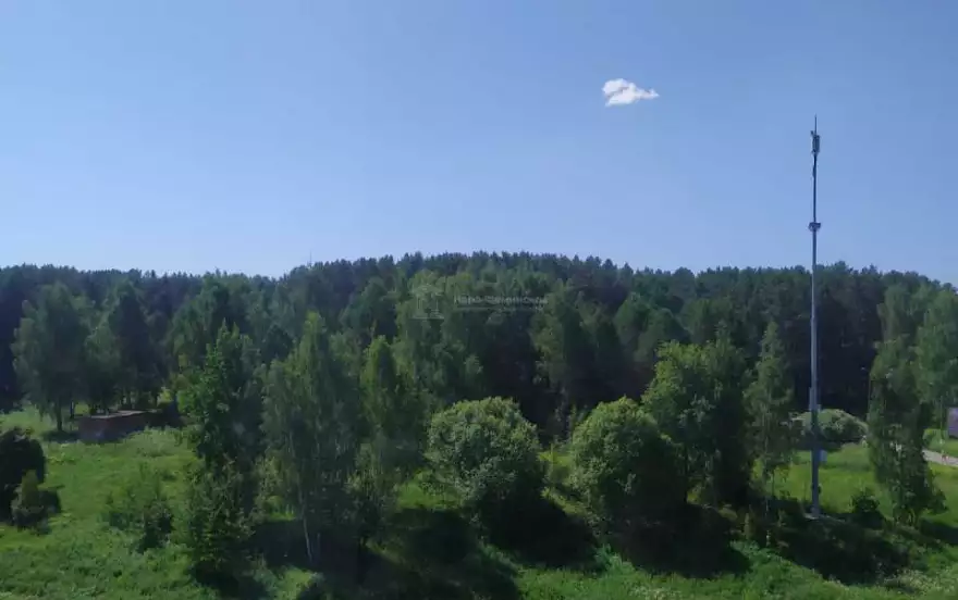 Латышская улица, 1