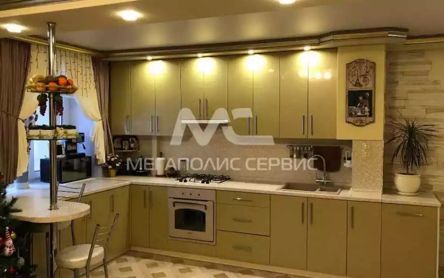 Восточная улица, 4