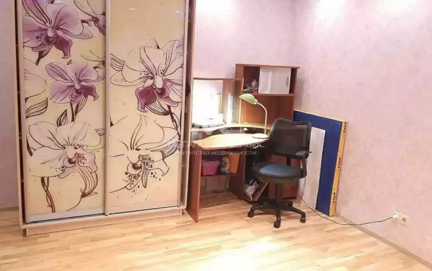 Молодёжная улица, 6