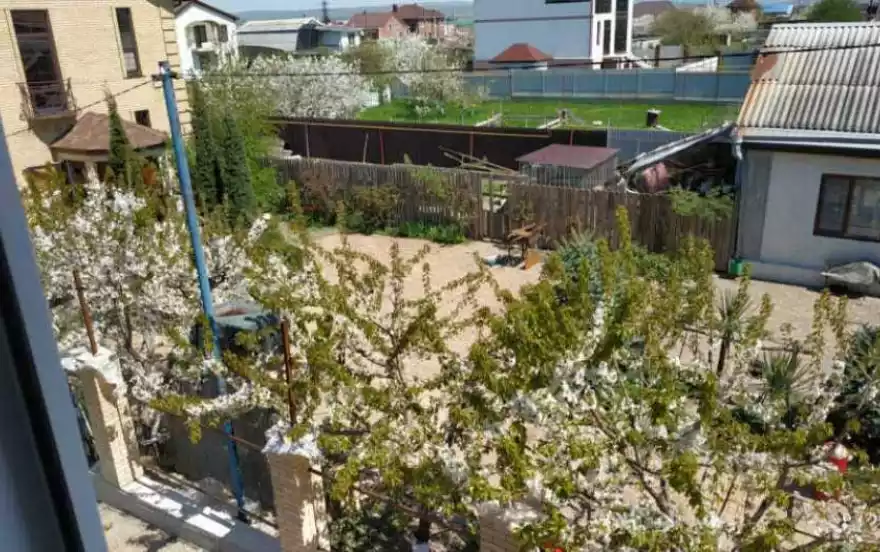 Лазурная улица, 3