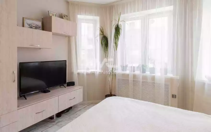 Захарченко улица, 4