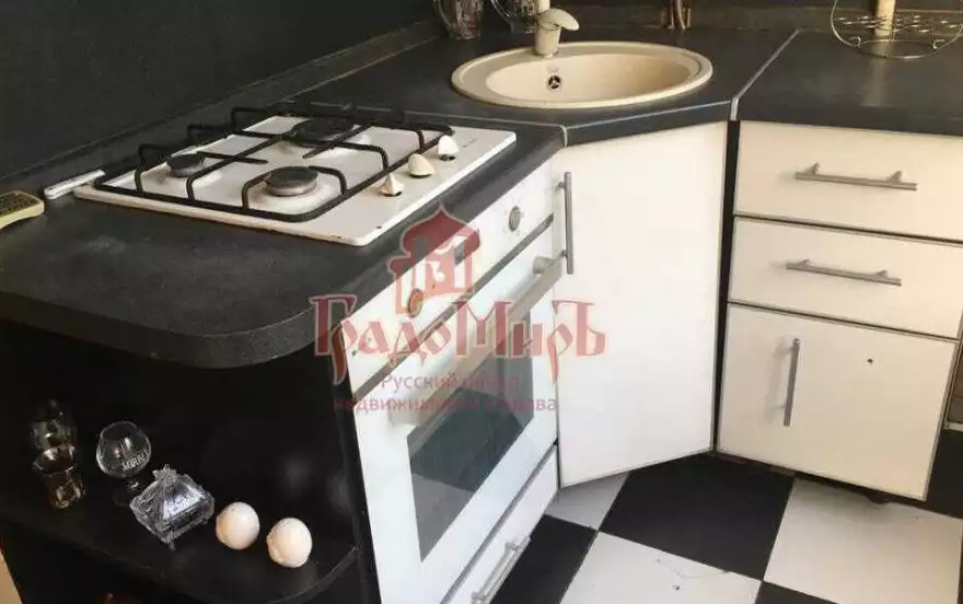 Дружбы улица, 1