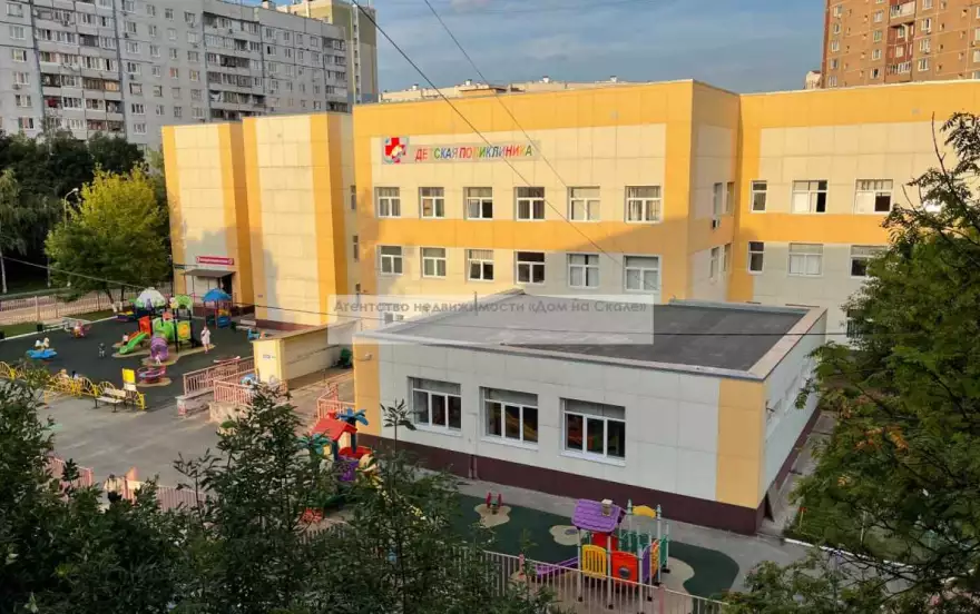 Декабристов улица, 18
